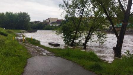 Plzeň se připravuje na intenzivní srážky, spustila už některá opatření