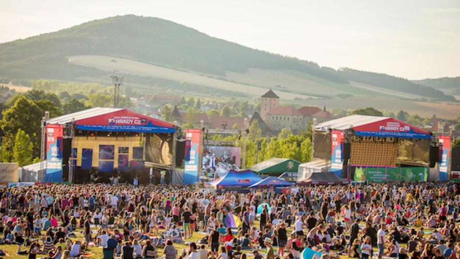 Hudební festival Hrady CZ se přesouvá na Švihov. Láká na jeden z posledních koncertů Lucie s Davidem Kollerem