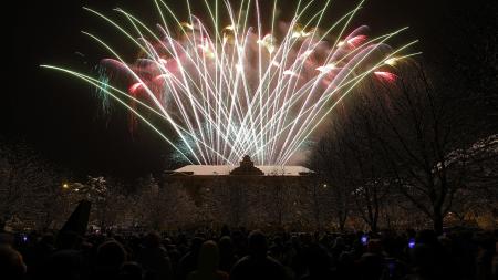 Doubravka zahájila advent velkou ledovou show, koncertem, rozsvícením stromku a ohňostrojem