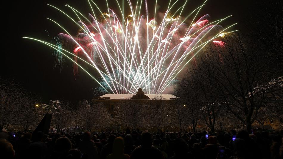 Doubravka zahájila advent velkou ledovou show, koncertem, rozsvícením stromku a ohňostrojem