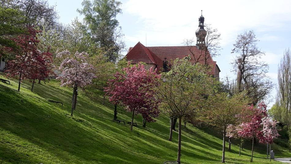 Cyklostezka, školka, hřiště i park. Slovany chystají v roce 2022 několik velkých investičních akcí