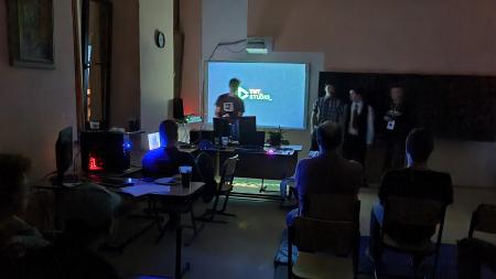 Probdělá noc v Rokycanech se nesla ve znamení Hackathonu