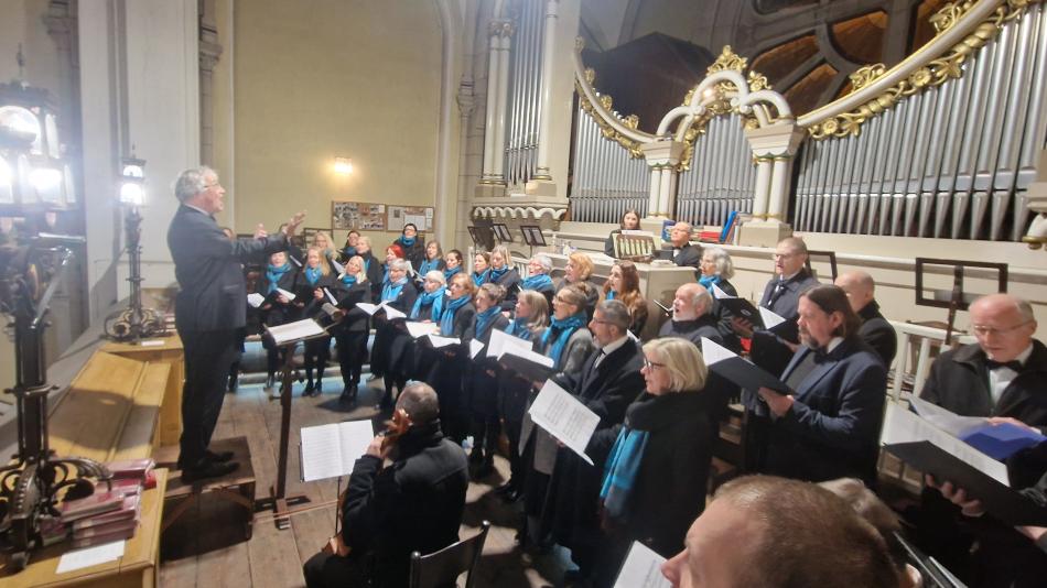 V zaplněném kostele na Chodském náměstí zazněla Stabat mater