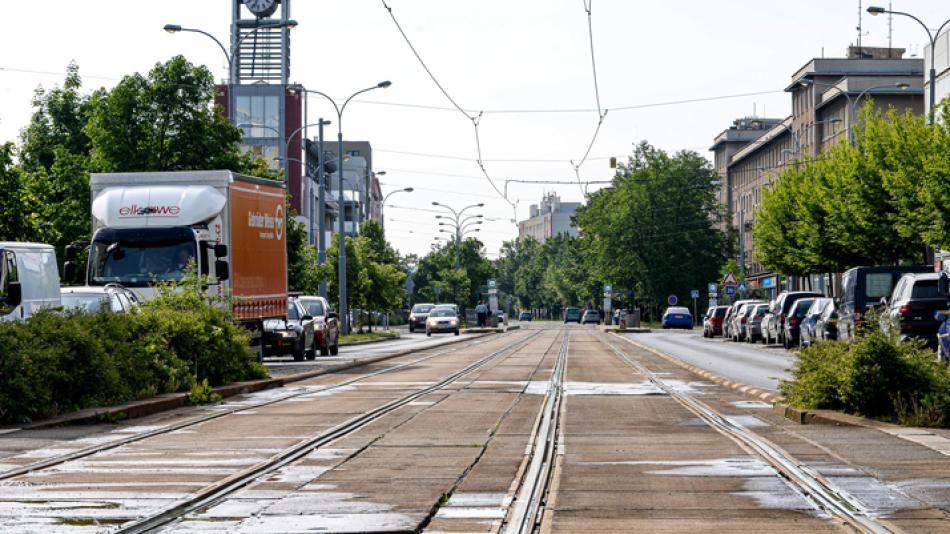 Komplikace pro cestující je tu! Začíná oprava tramvajové trati na Koterovské