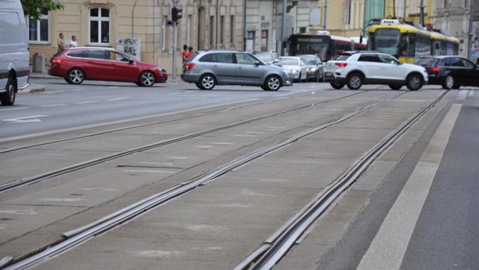 Peklo pro řidiče se blíží. V pátek začne velká rekonstrukce Klatovské