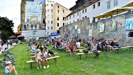 Barvy, muzika a spousta skvělé zábavy oživila ulice Plzně. Začal Festival na ulici