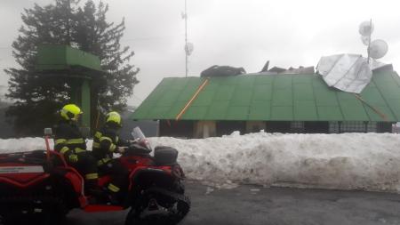 Silný vítr bude řádit dál, varují meteorologové