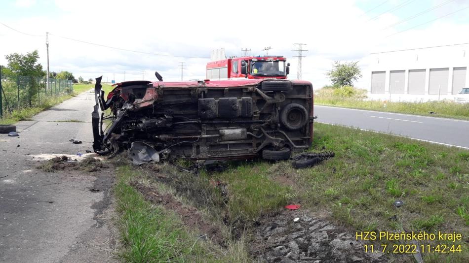 Při střetu dodávky s osobním autem se zranili dva muži