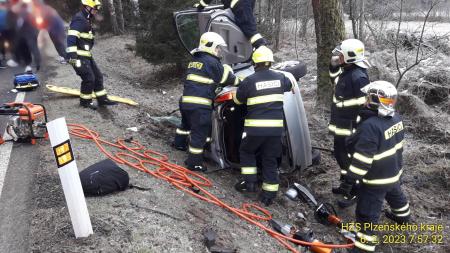 Při nehodě osobního auta u Svaté Kateřiny se zranily čtyři nezletilé děti!