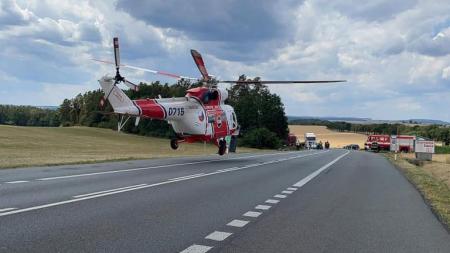 U Plas boural mladý motorkář, letěl pro něj vrtulník