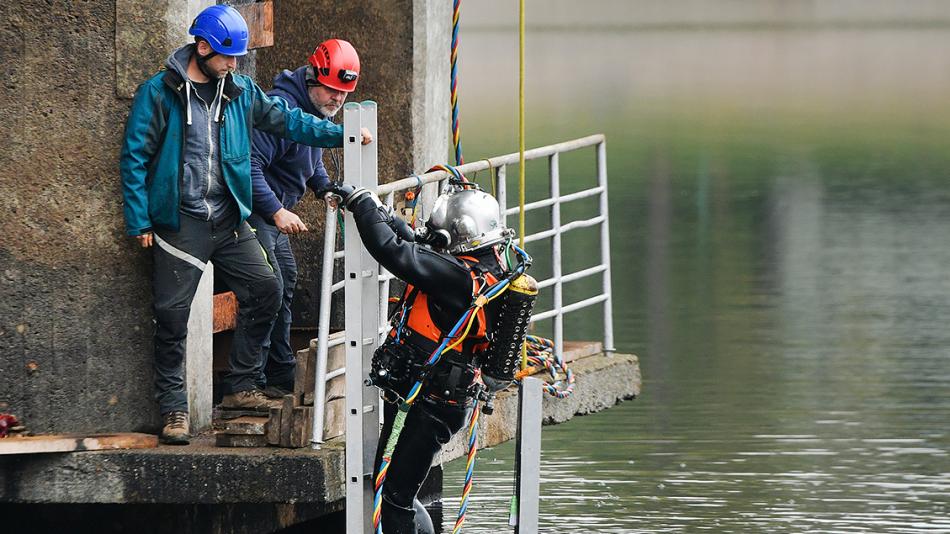 Hladina Hracholusek se výrazně snížila, důvodem je oprava elektrárny