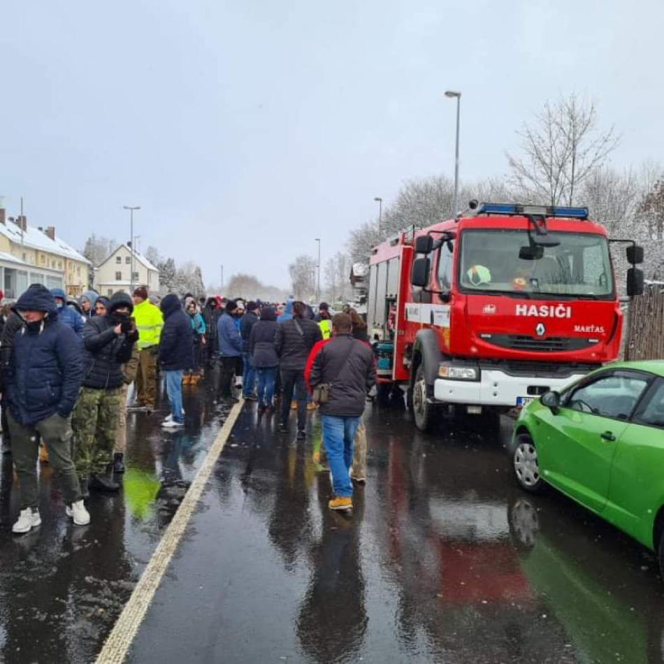 Hraniční přechody obsadili pendleři, fronta byla i dva kilometry