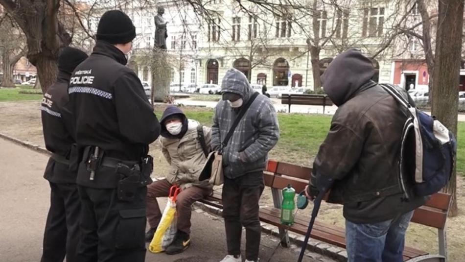 Pivo si na některých místech v Plzni už nedáte. Město schválilo bezalkoholové zóny!