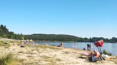 Tropy budou pokračovat, meteorologové vyhlásili výstrahu i na pondělí