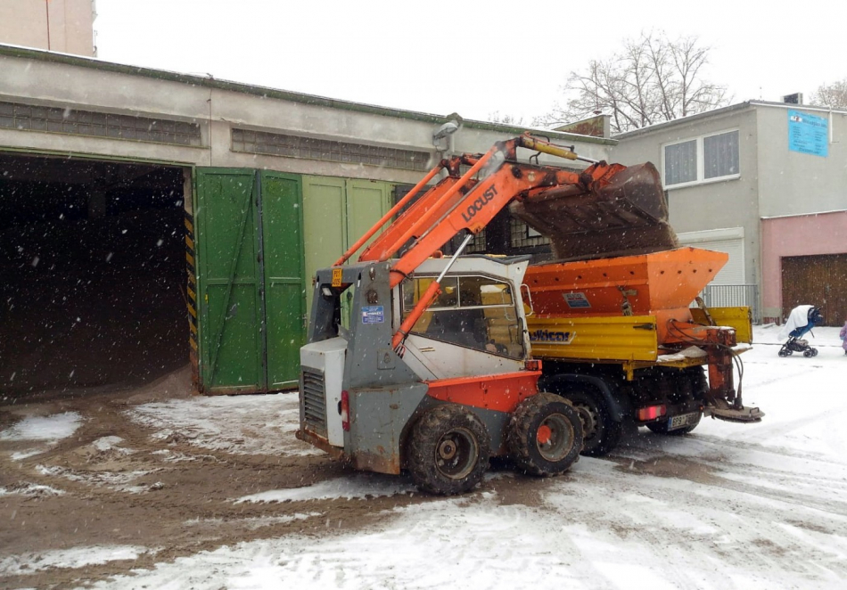 Silničáři Plzeňského kraje zkouší novou údržby mírných ledovek