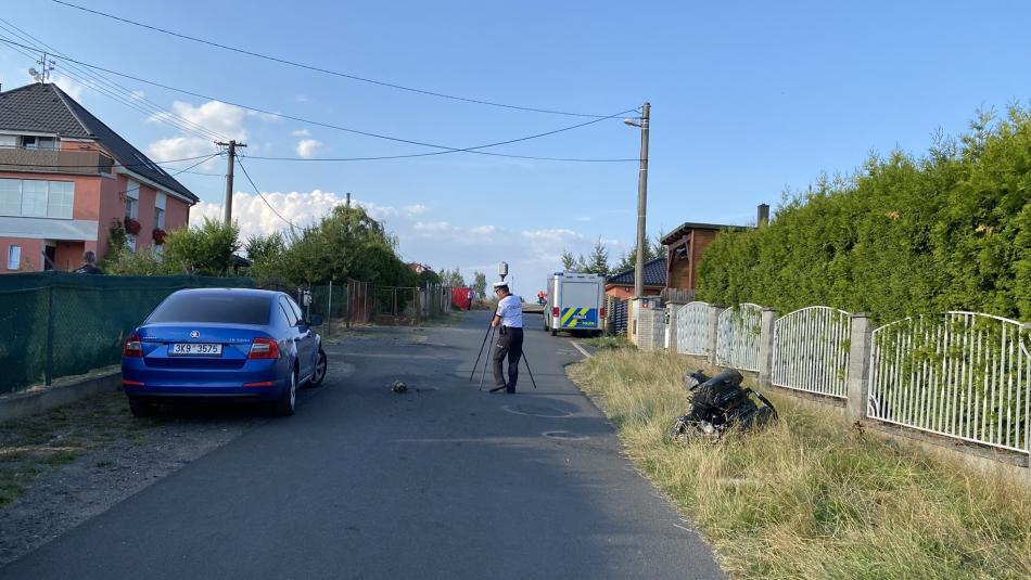 Při leteckém dni v Chebu spadlo historické letadlo, pilot zemřel