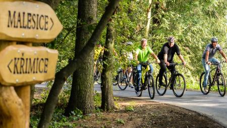 Cyklisté už nebudou muset jezdit po frekventované silnici