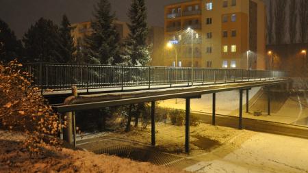 Lávka na Skvrňanech po rekonstrukci znovu slouží chodcům i cyklistům