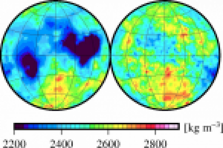 Hustota nejvrchnějších částí kůry na přivrácené (vlevo) a odvrácené (vpravo) straně Měsíce.
