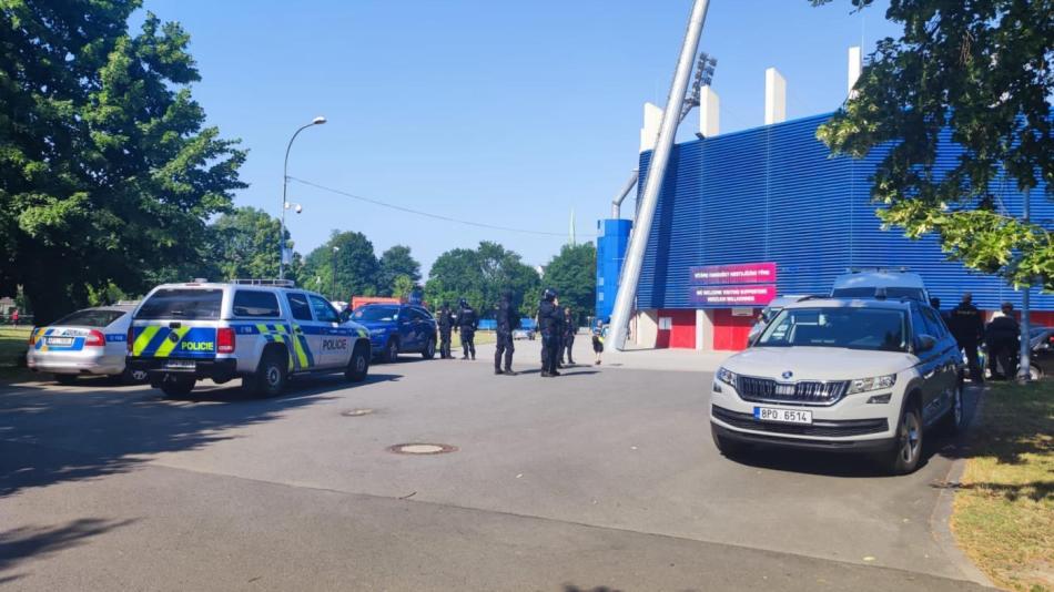 Fotbalový zápas přinese omezení nejen u stadionu. Uzavře se jedna z ulic u na náměstí!