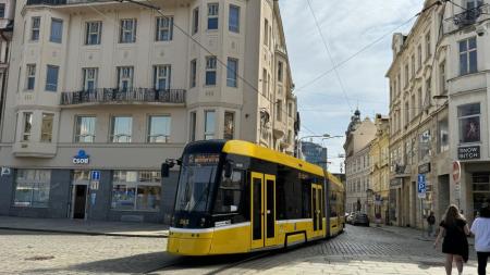 Rekonstrukce tramvajové trati v centru skončí. Kvůli bourání provizorních zastávek nastanou změny