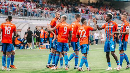 Drtivá převaha, čtyři branky, čtyři tyče. Fotbalisté Plzně jsou jednou nohou v play-off Konferenční ligy