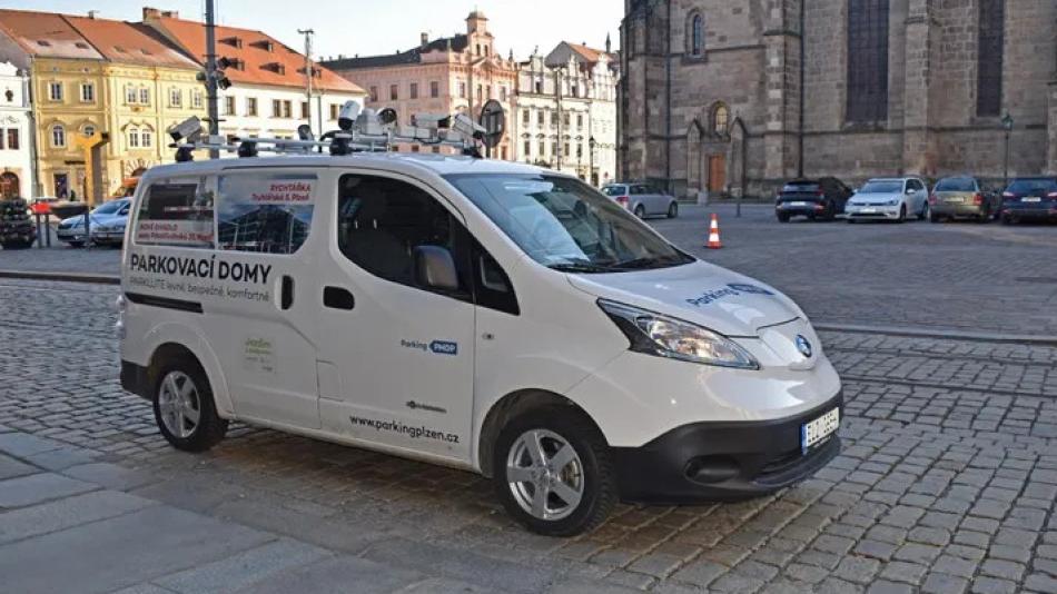 Centrum Plzně ohlídá monitorovací vůz. Bude kontrolovat, zda řidiči zaplatili parkovné!