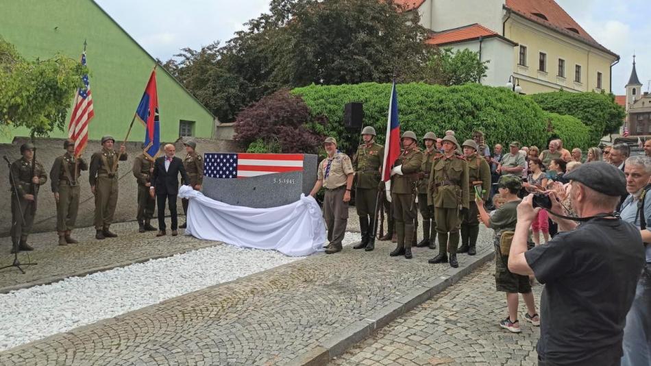 V Domažlicích odhalili nový památník osvobození