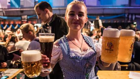 Tupláky i bavorské klobásy. Chystá se plzeňský Oktoberfest